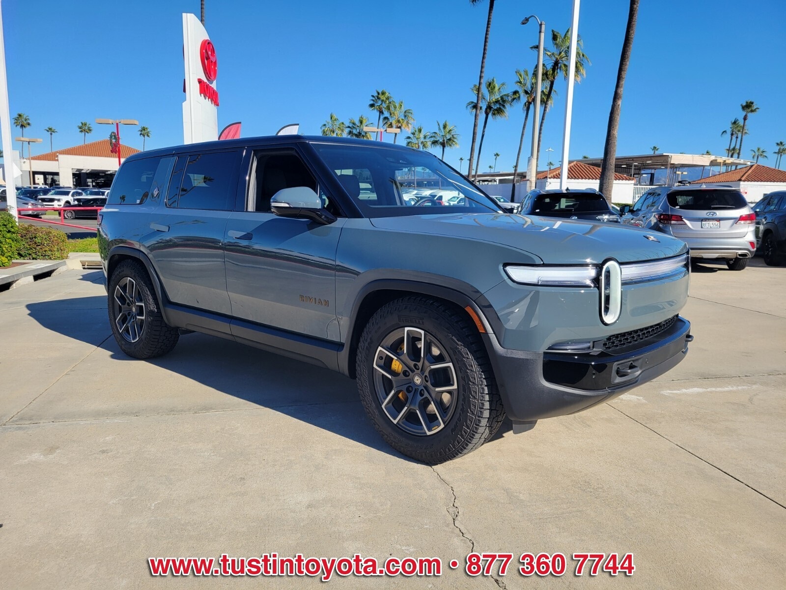 Used 2025 Rivian R1S Ascend with VIN 7PDSGCBP6SN063490 for sale in Tustin, CA