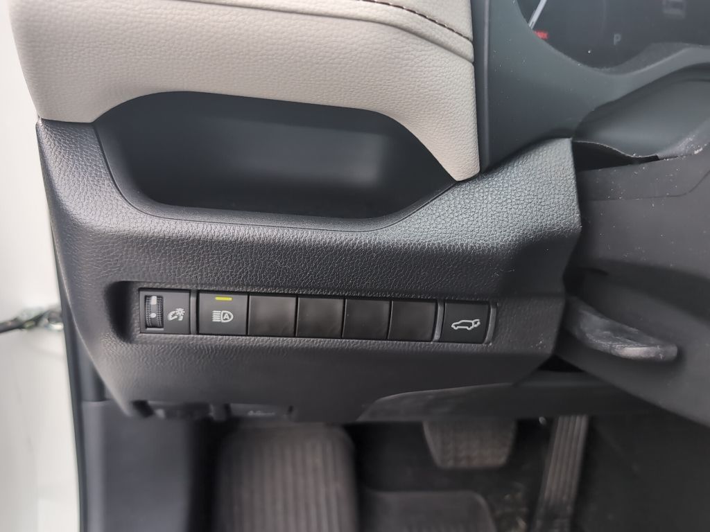 2023 Toyota RAV4 XLE photo 20