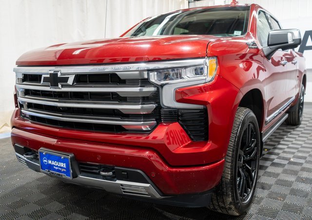 2023 Chevrolet Silverado 1500 High Country photo 2