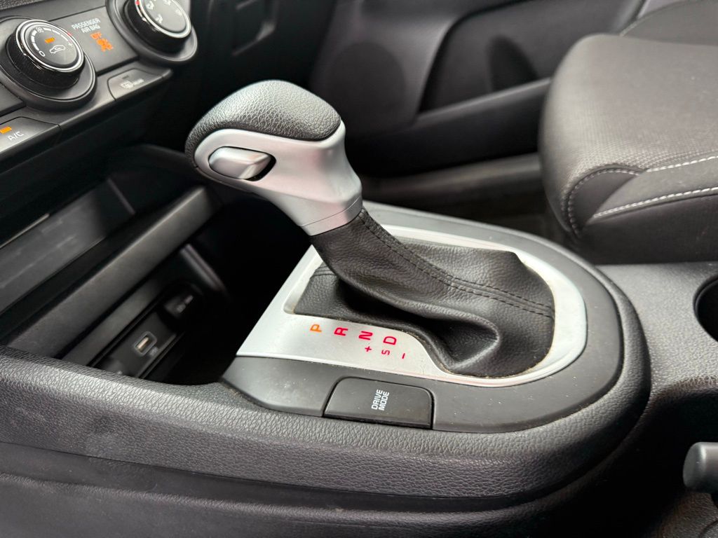2022 Kia Forte LXS photo 24