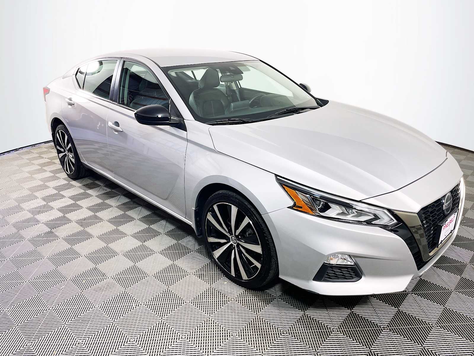 2021 Nissan Altima 2.5 SR photo 3
