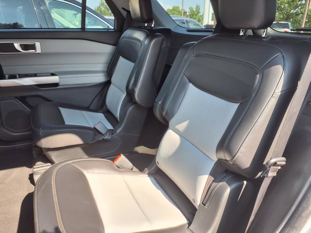 2022 Ford Explorer XLT photo 3