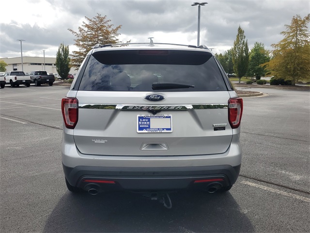 2017 Ford Explorer Base photo 3
