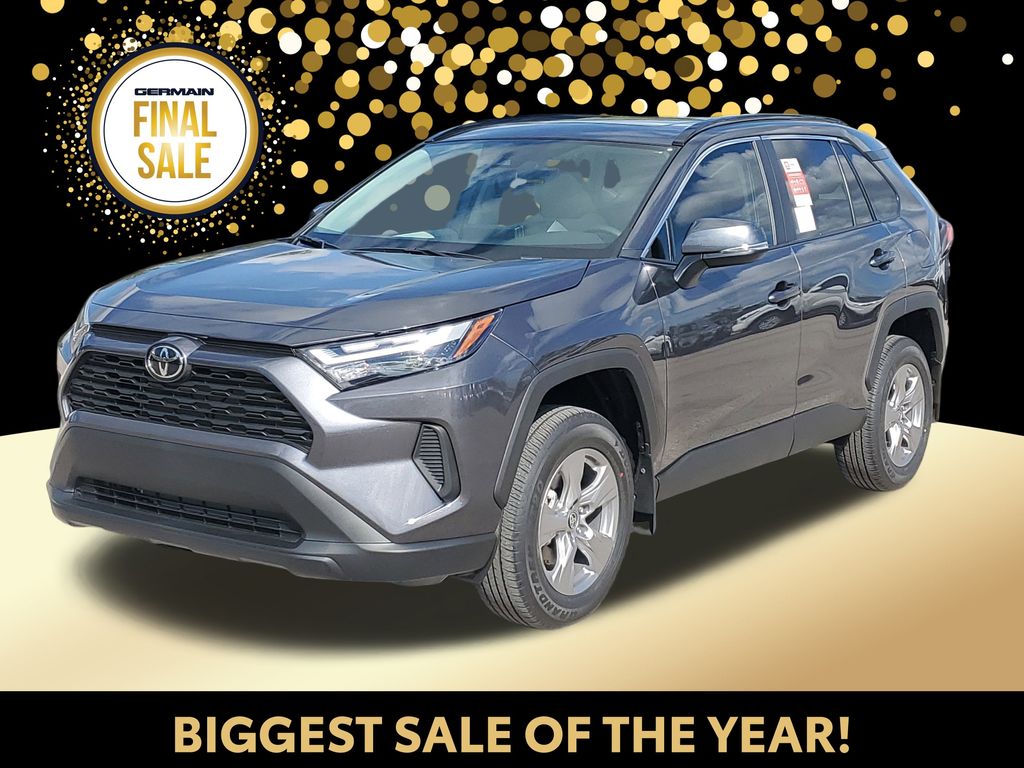 2025 Toyota RAV4 XLE's photo