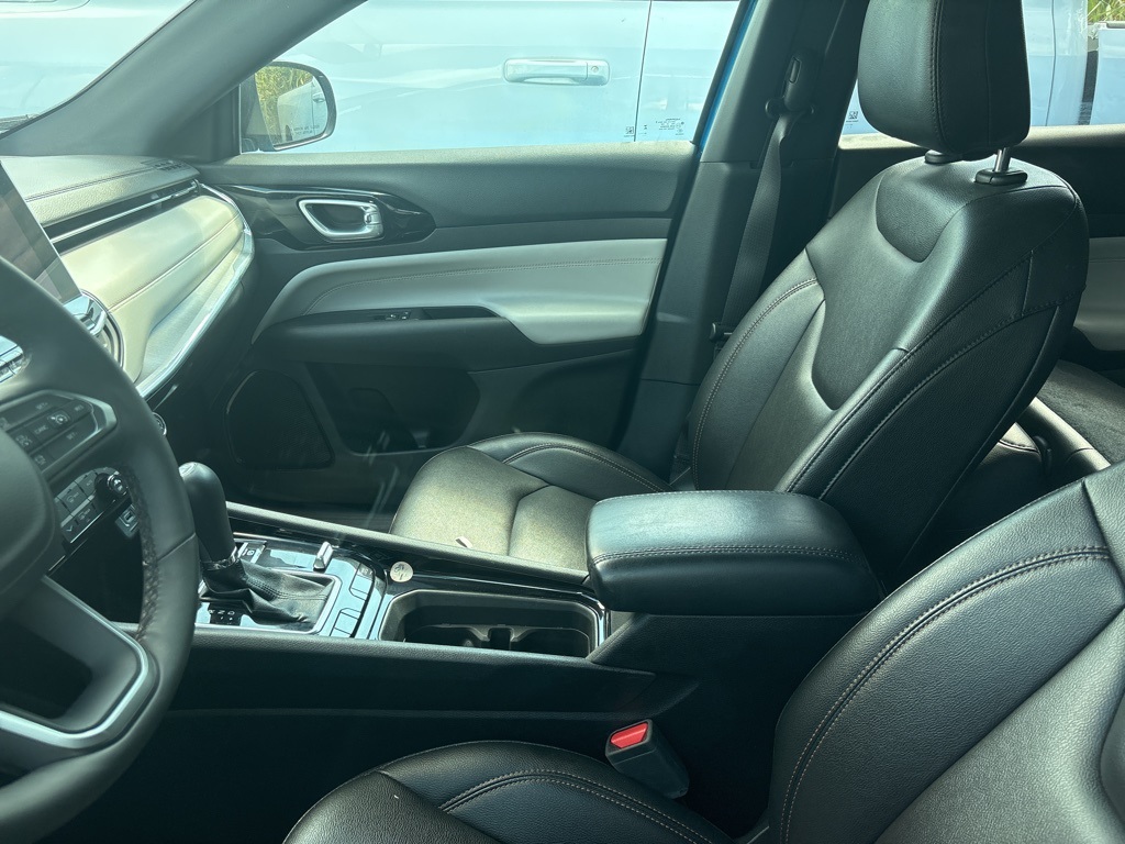 2024 Jeep Compass Limited photo 8