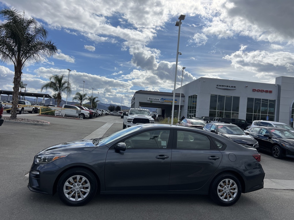 2020 Kia Forte FE photo 2