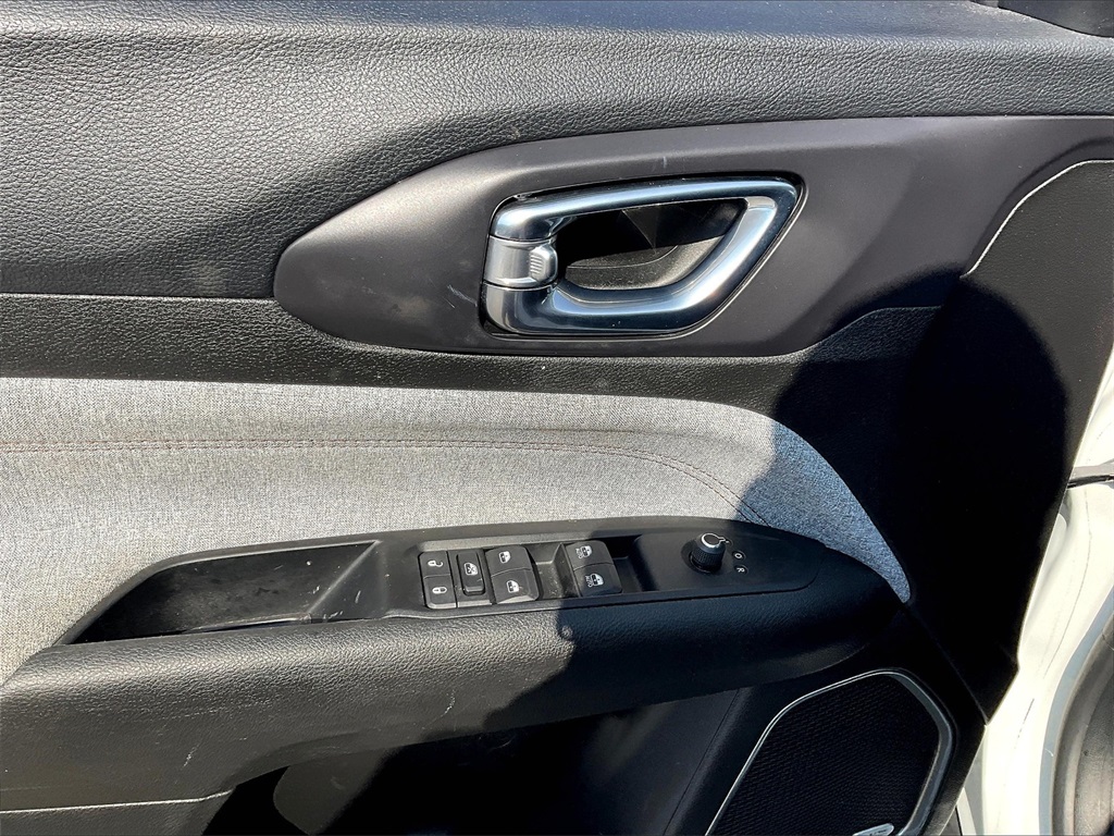 2022 Jeep Compass Latitude Lux photo 36