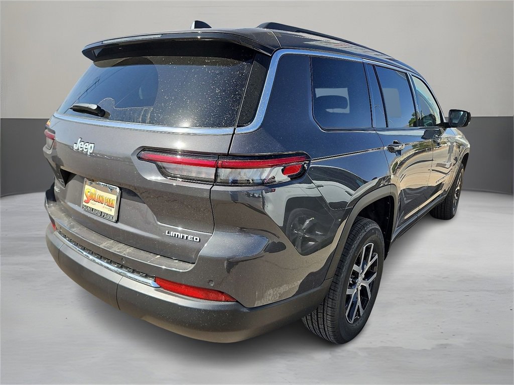 2025 Jeep Grand Cherokee Limited photo 3