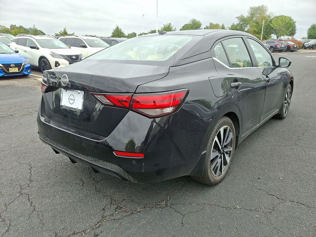 2025 Nissan Sentra SV photo 3