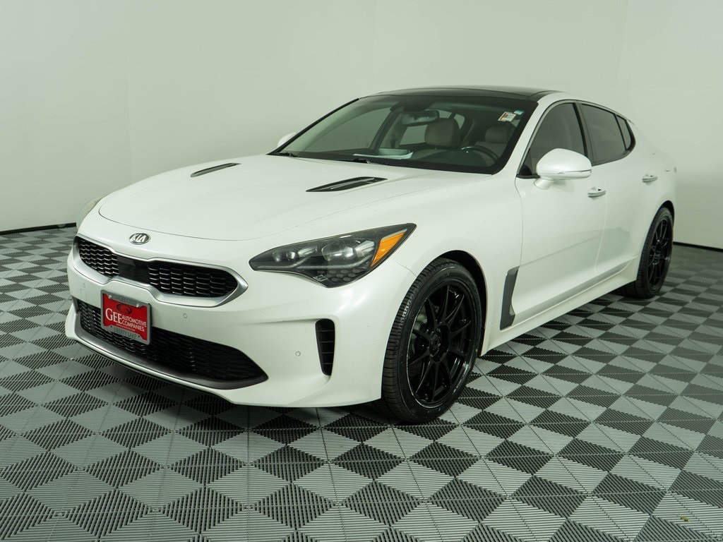 2018 Kia Stinger Premium photo 3