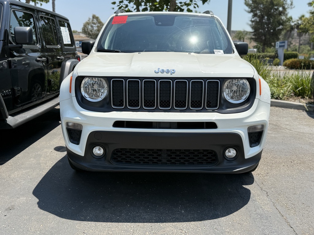2022 Jeep Renegade Latitude photo 2