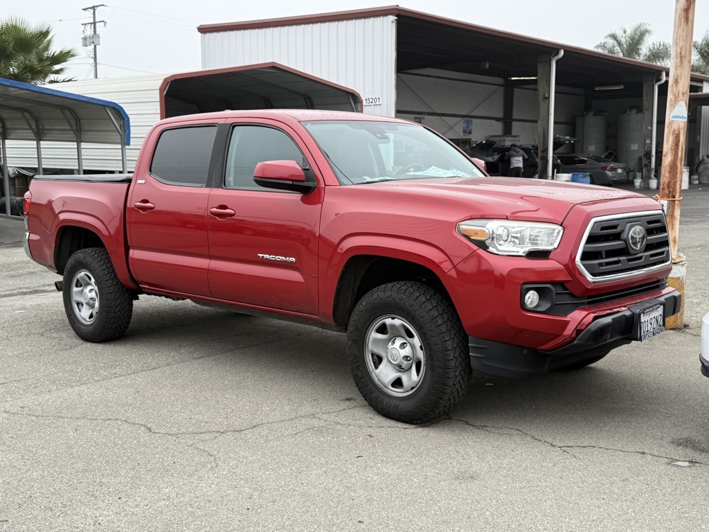 2019 Toyota Tacoma SR5's photo