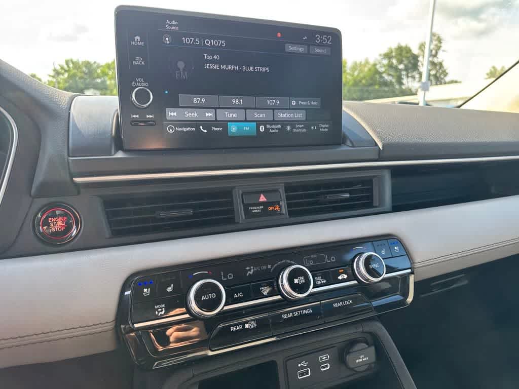 2023 Honda Pilot Elite photo 17