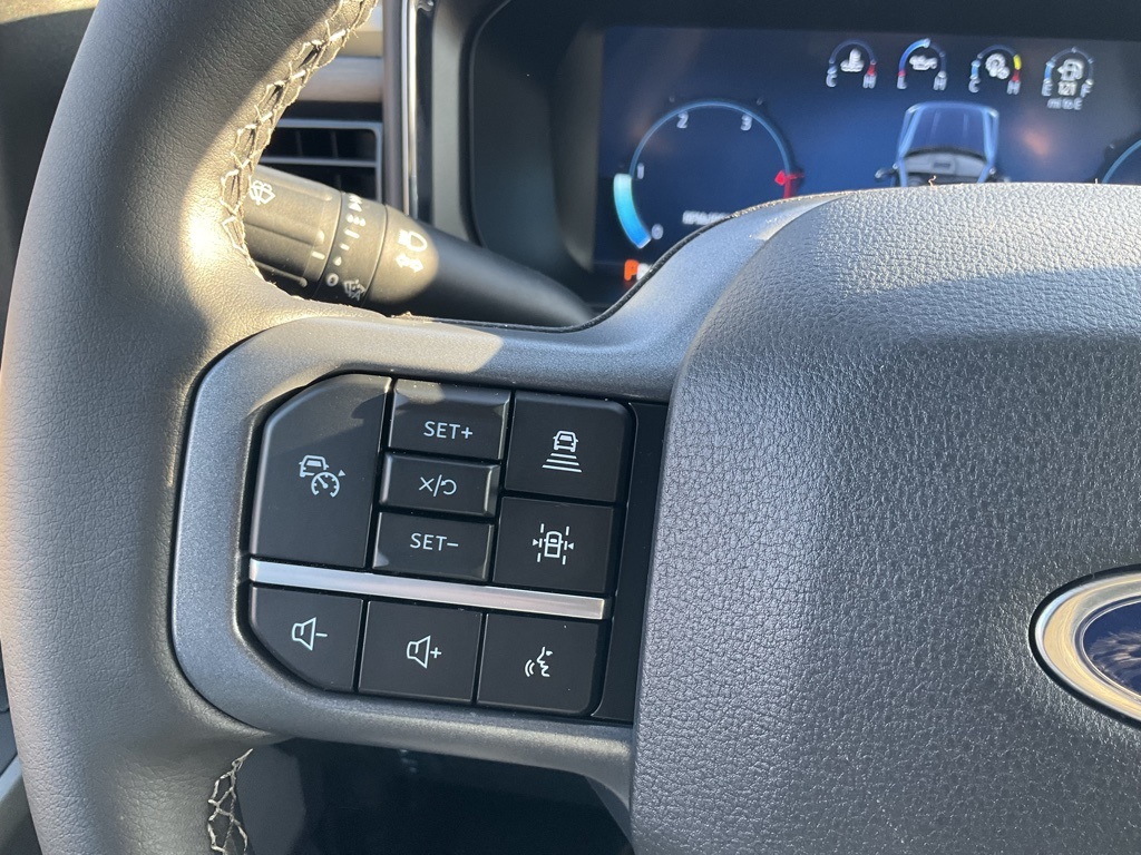 2026 Ford F-250 Lariat photo 4