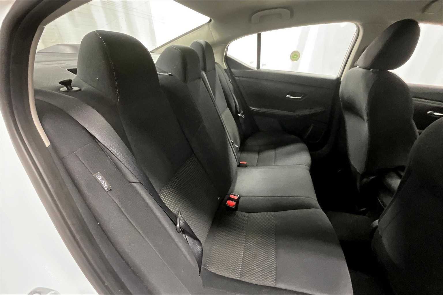 2022 Nissan Sentra S photo 16