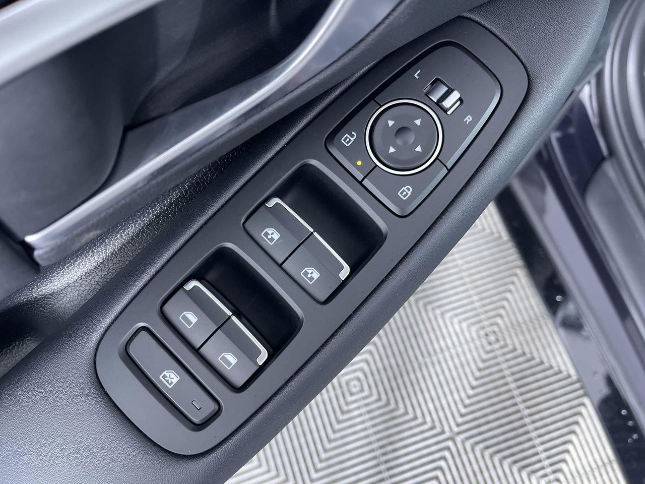 2025 Hyundai Sonata SEL Convenience photo 23