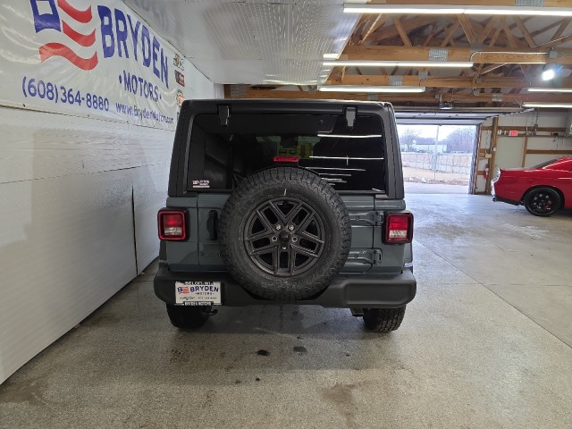 2025 Jeep Wrangler Sport S photo 4
