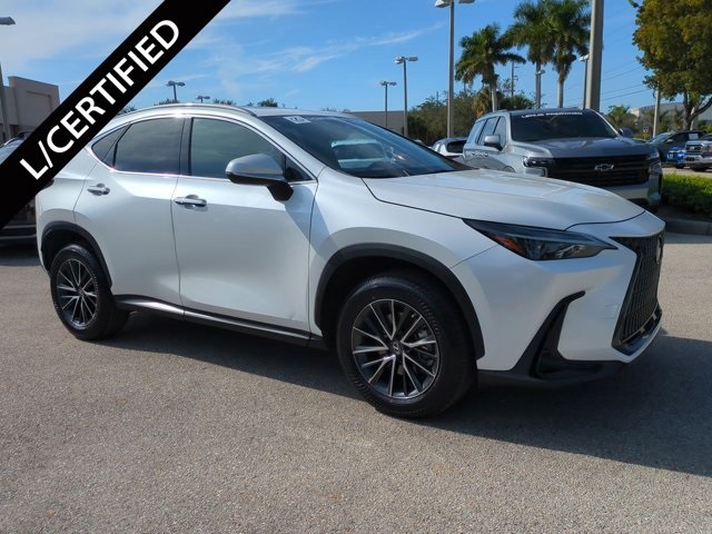 2022 Lexus NX 350's photo