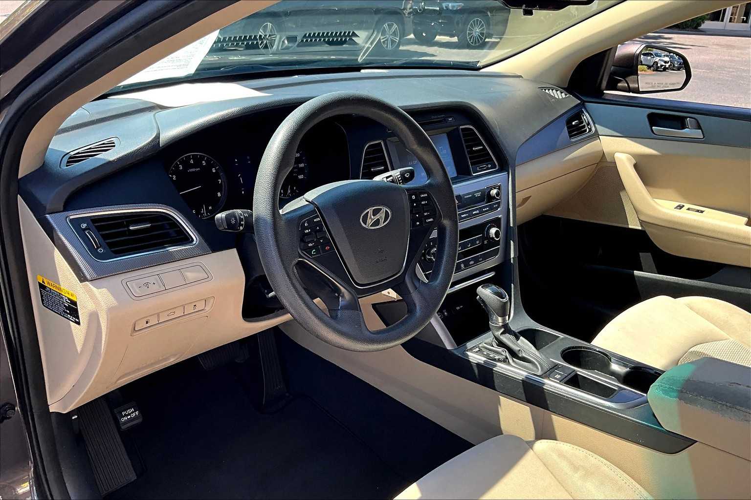 2016 Hyundai Sonata SE photo 15