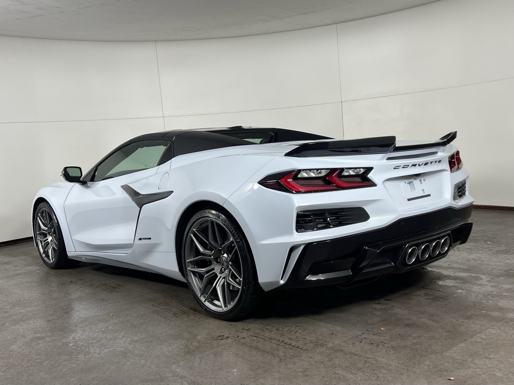 2023 Chevrolet Corvette Z06 2LZ photo 3