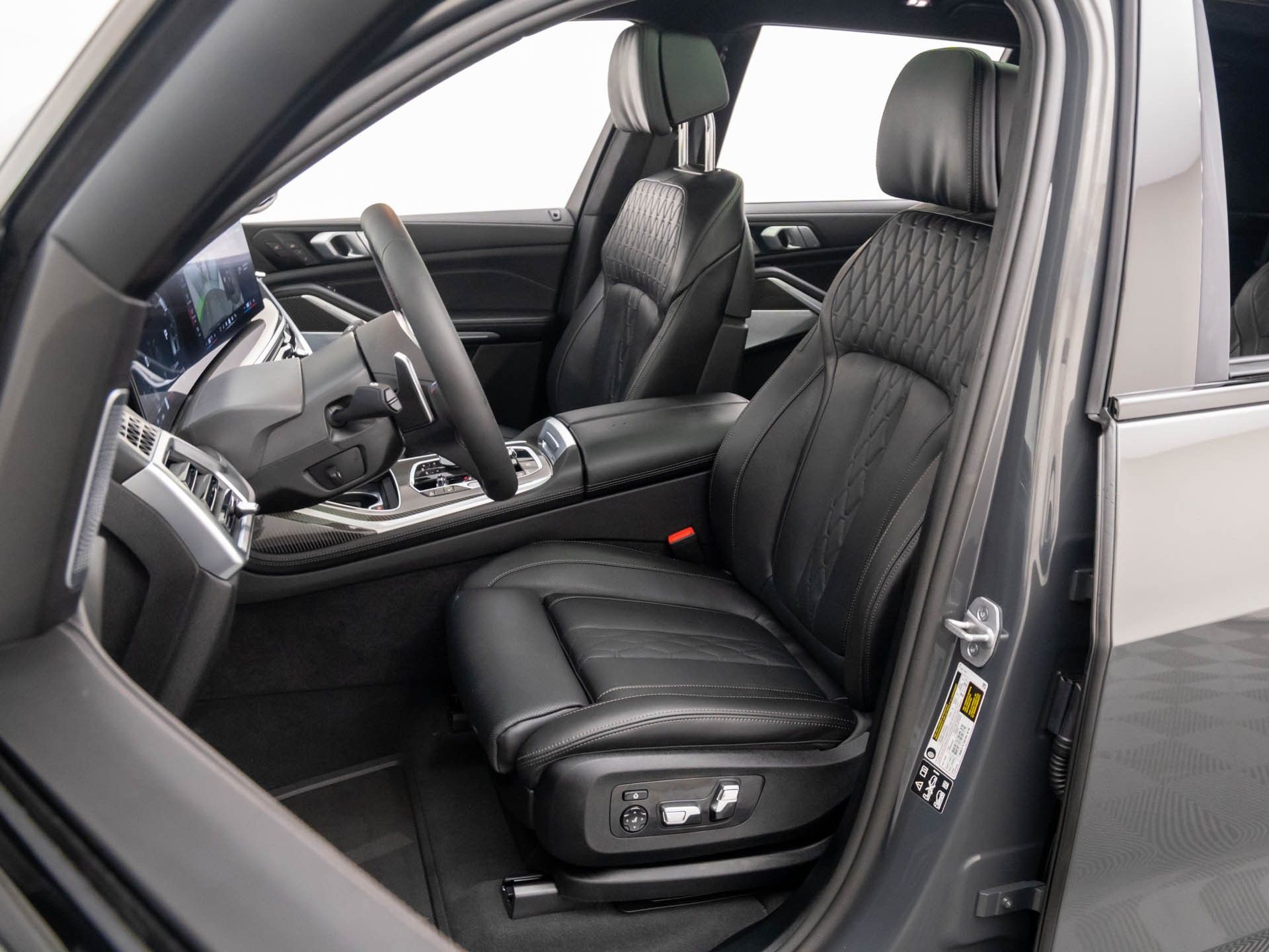 New 2026 Dravit Grey Metallic BMW M60i image 14