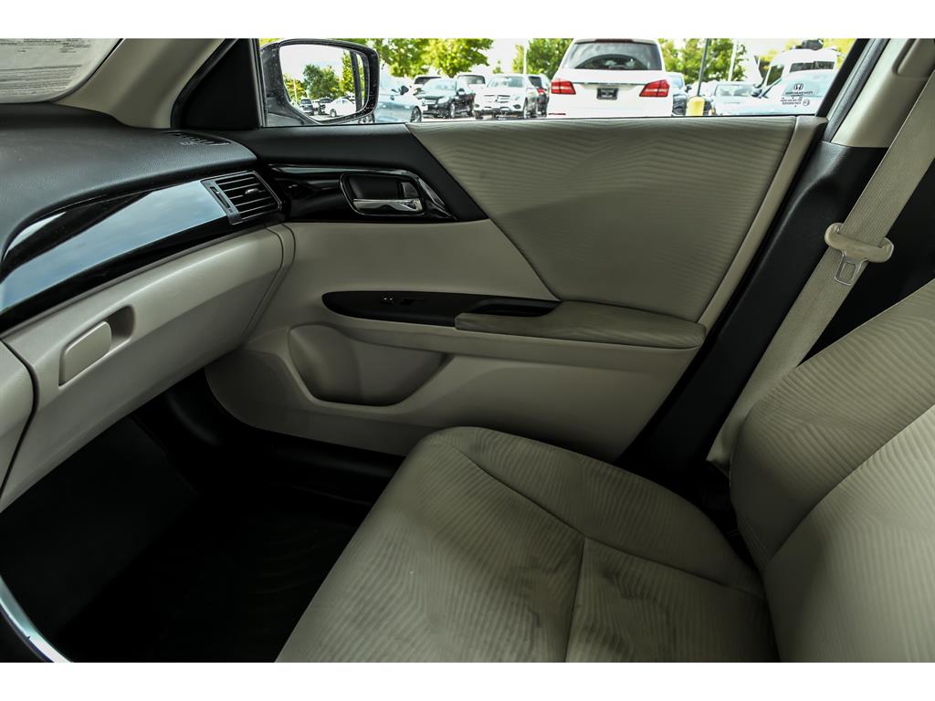 2016 Honda Accord LX photo 19