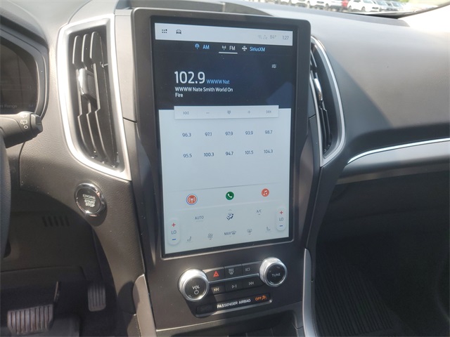 2022 Ford Edge SEL photo 24