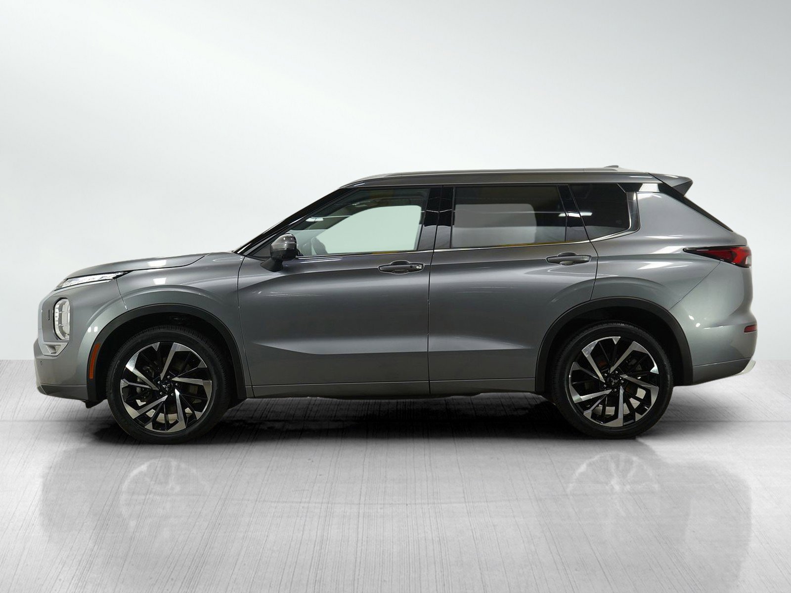 Used 2022 Mitsubishi Outlander SEL Special Edition with VIN JA4J4VA83NZ059809 for sale in Minneapolis, Minnesota