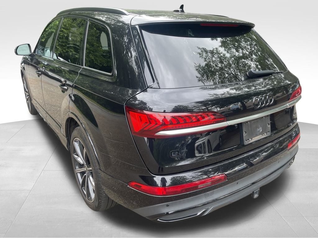 2021 Audi Q7 55 Premium Plus photo 3