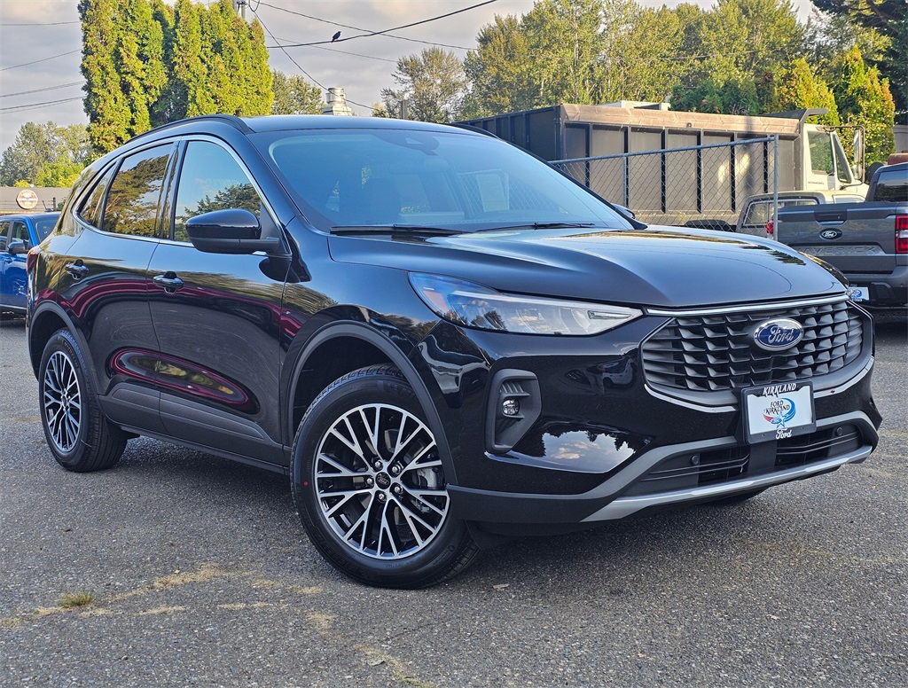 2025 Ford Escape PHEV's photo