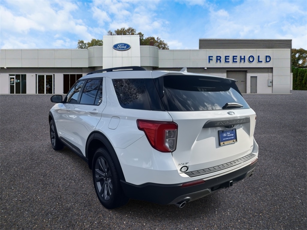 2022 Ford Explorer XLT photo 3