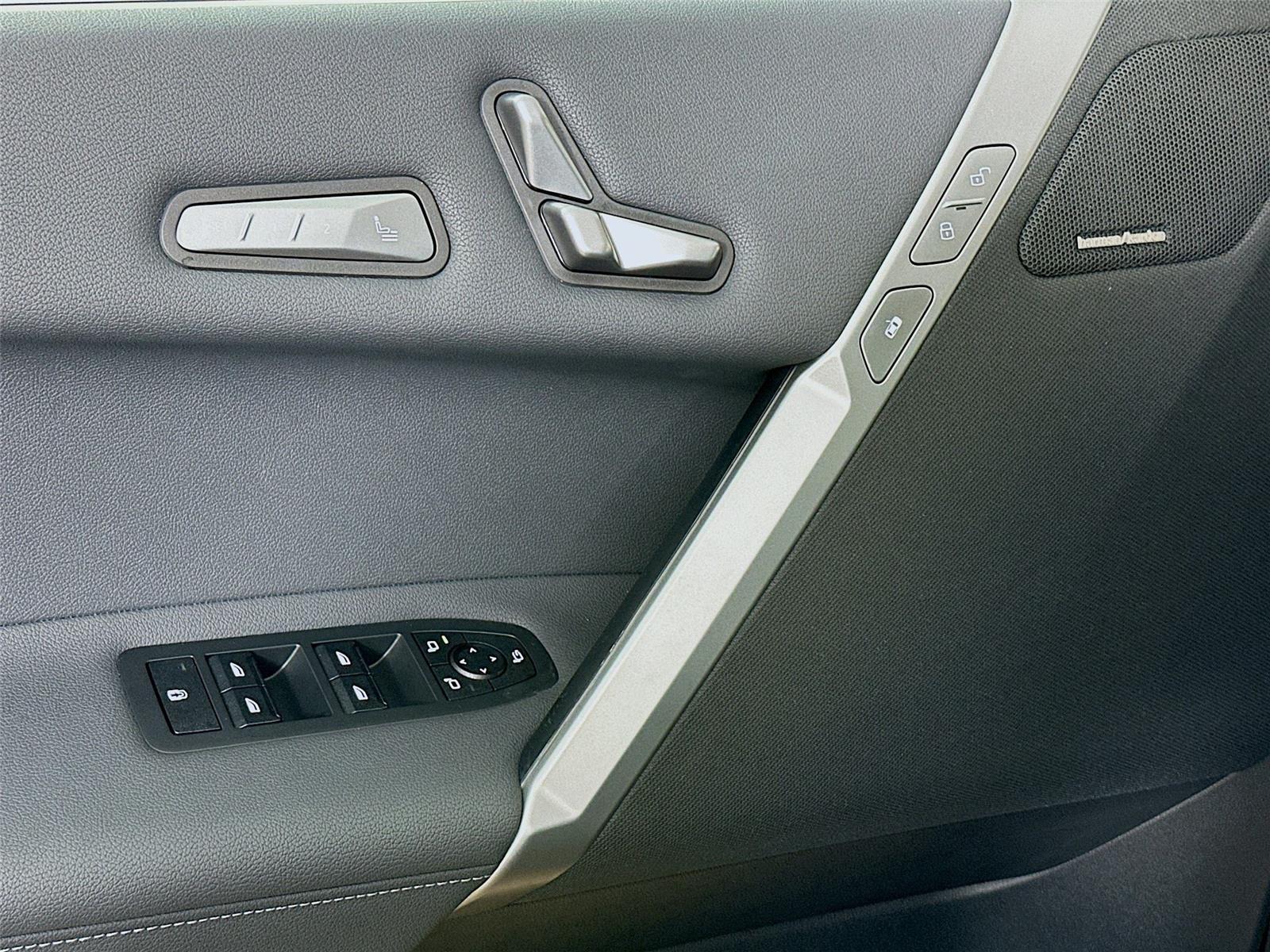 2026 Bmw iX photo 17