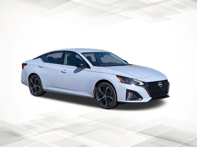 2025 Nissan Altima 2.5 SR photo 2