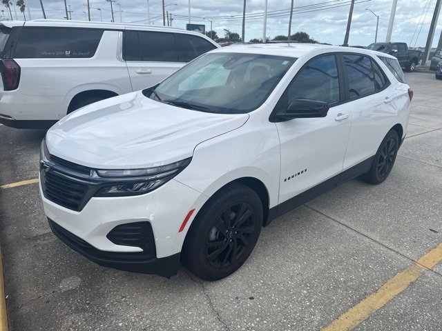 2023 Chevrolet Equinox LS photo 3