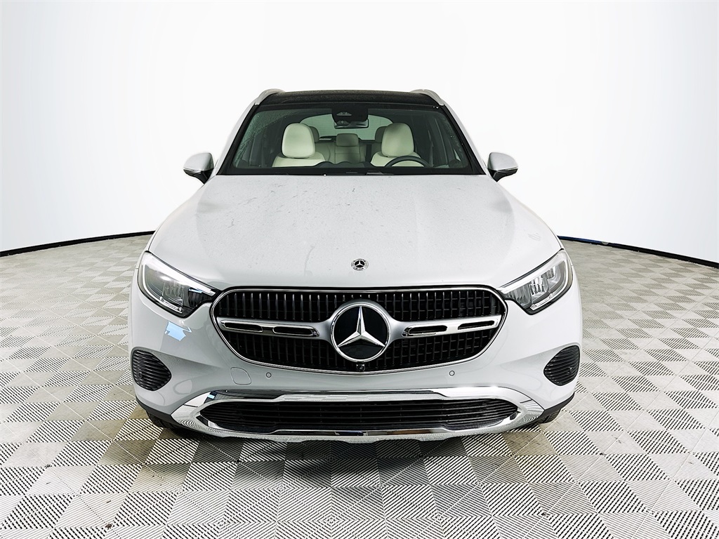 2026 Mercedes Benz GLC 300 photo 2