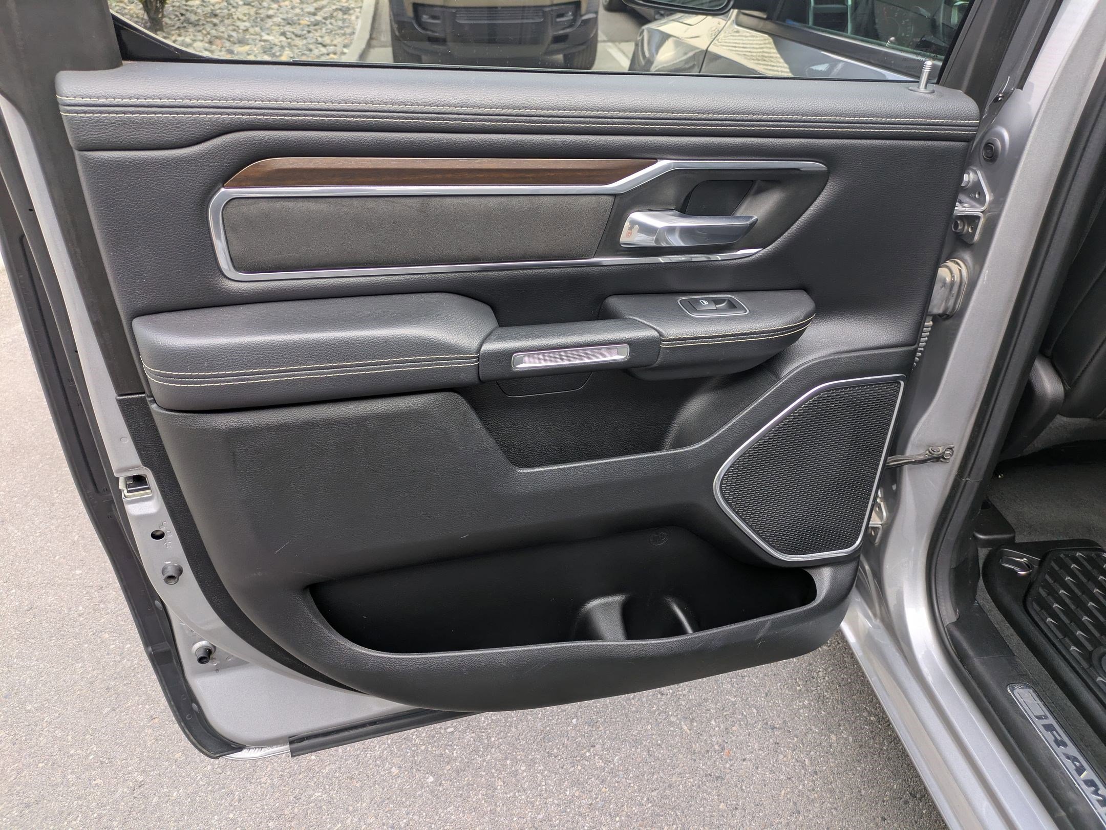2021 Ram 1500 Laramie photo 27