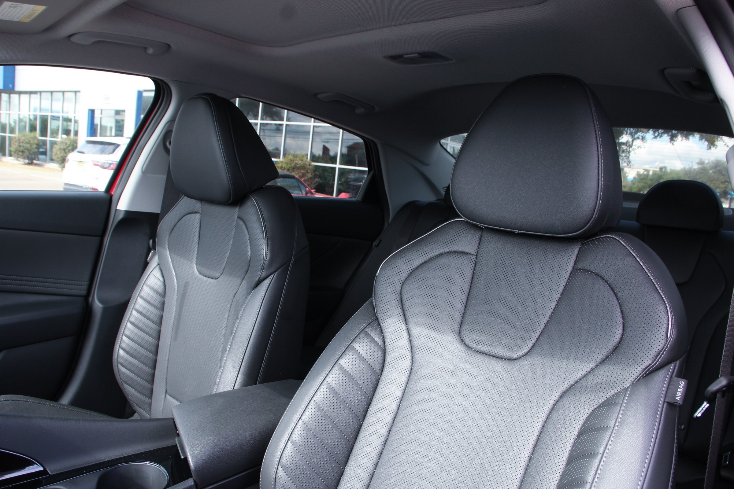 2025 Hyundai Elantra Limited photo 10
