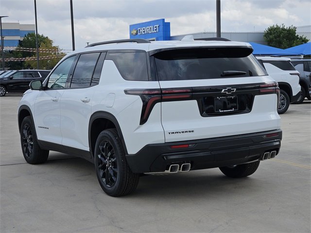 2026 Chevrolet Traverse photo 3