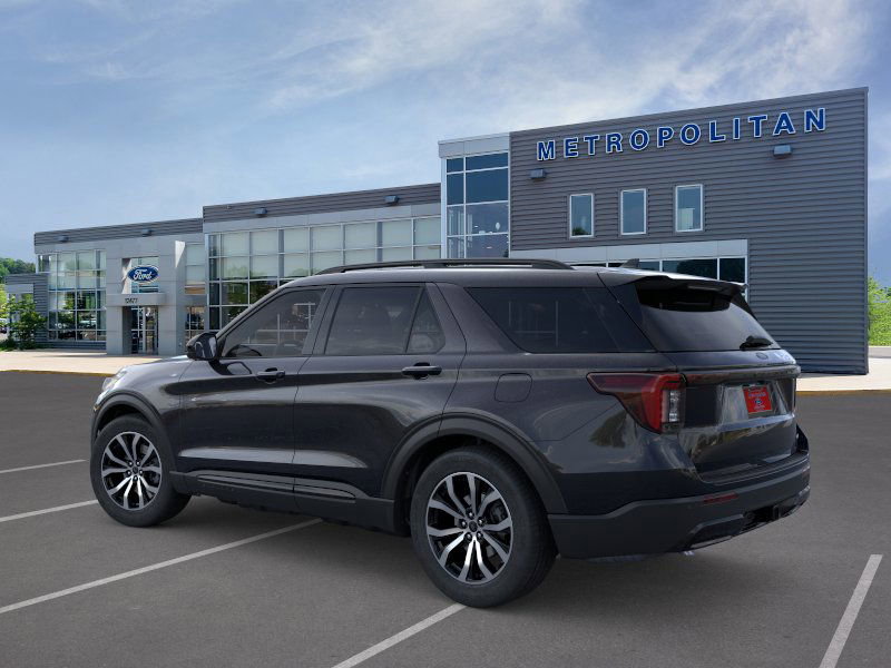 2025 Ford Explorer ST-Line photo 2