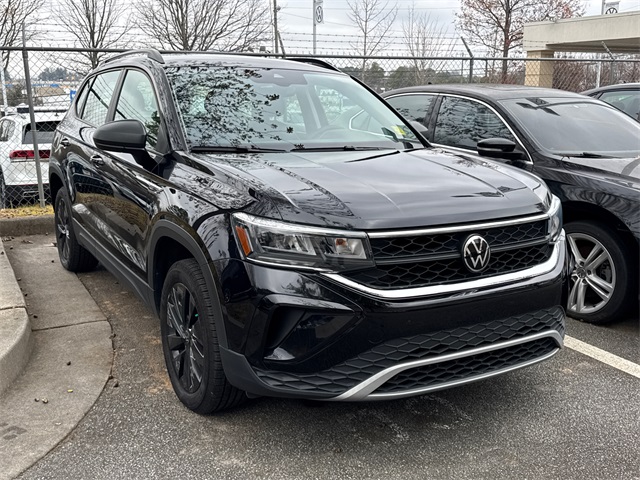 2023 Volkswagen Taos S's photo