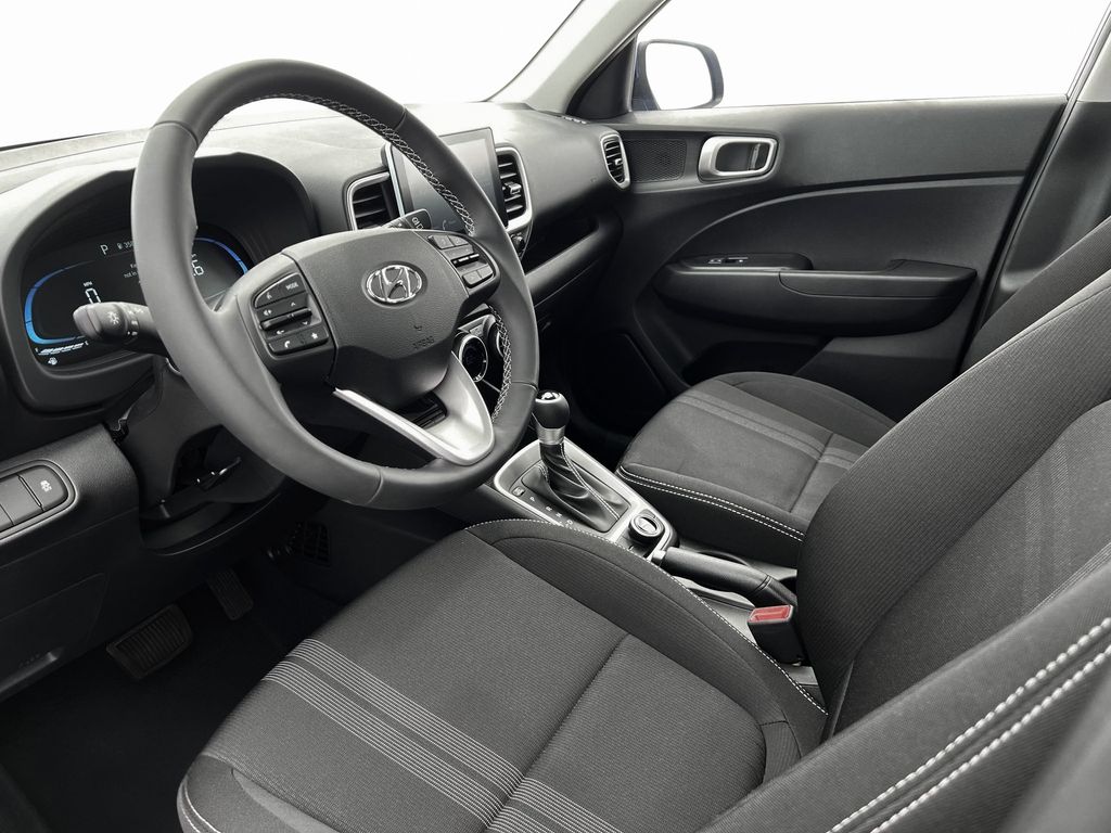 2025 Hyundai Venue SEL photo 14