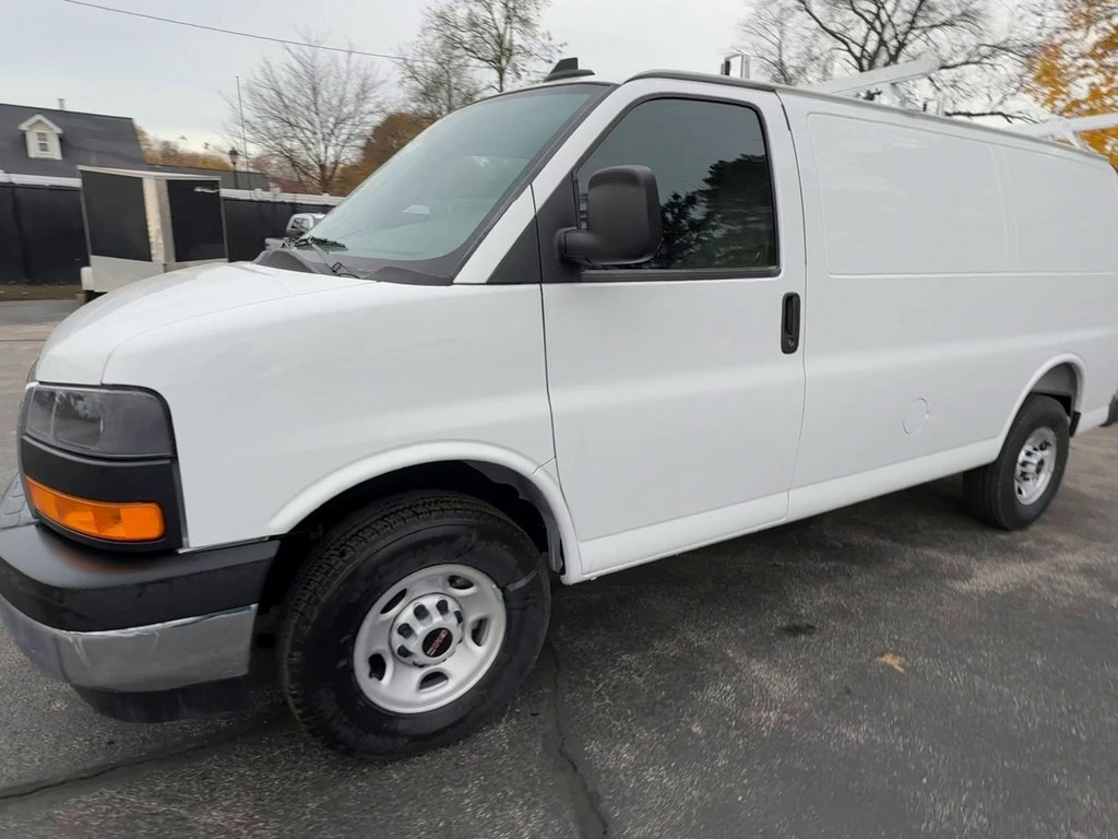 2025 Gmc Savana Cargo 2500 photo 4