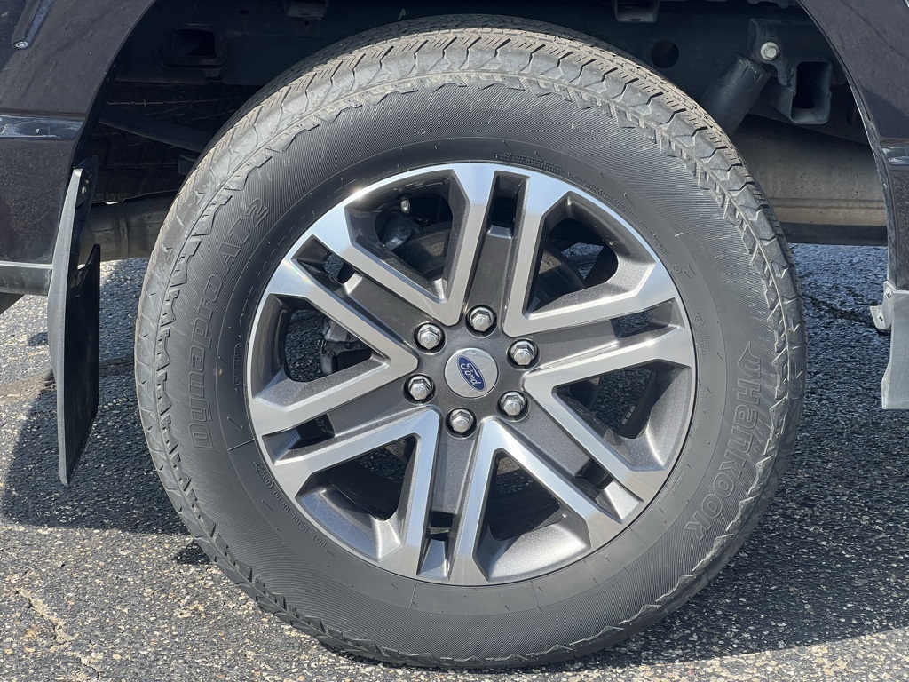 2022 Ford F-150 XL photo 14