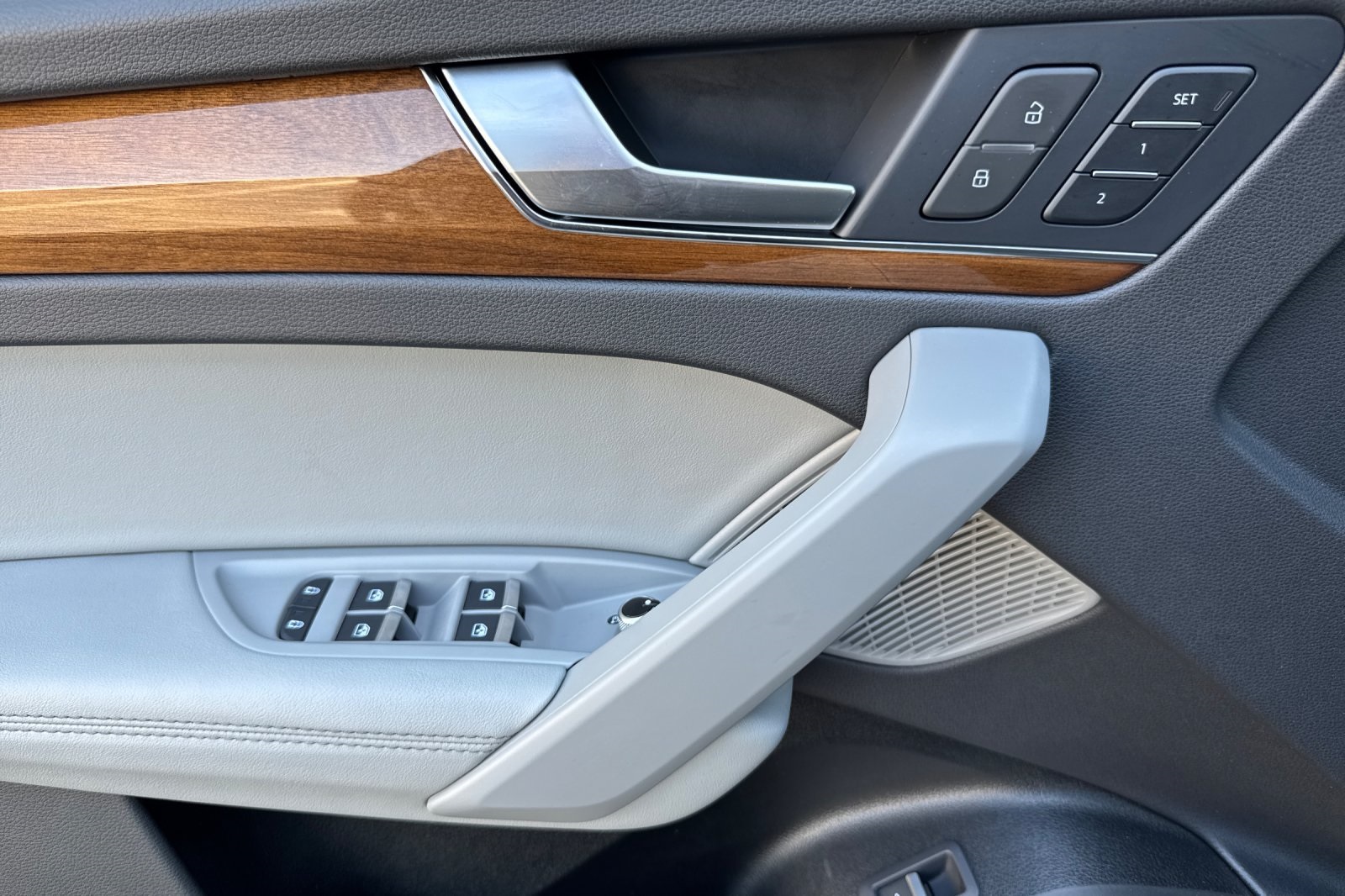 2024 Audi Q5 40 Premium Plus photo 10