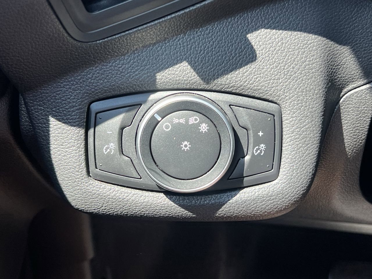 2017 Ford C-Max Hybrid SE photo 22