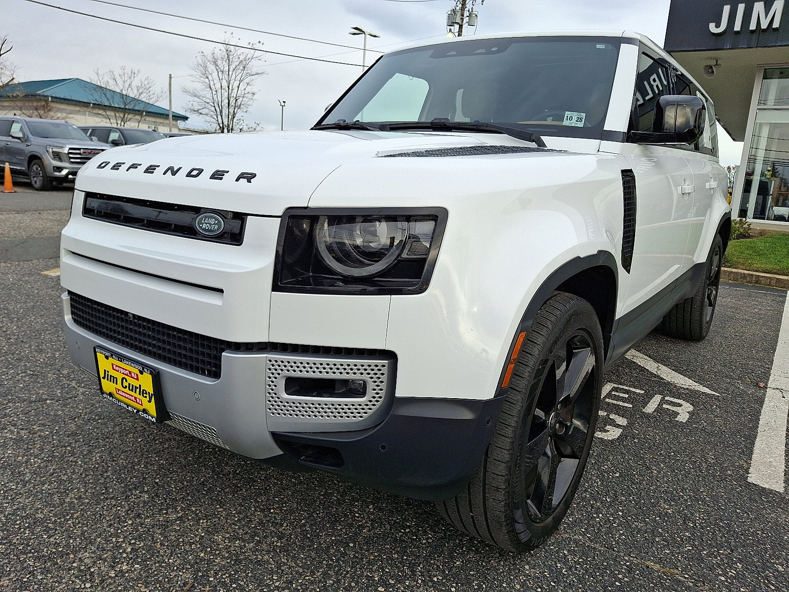 2023 Land Rover Defender SE photo 4