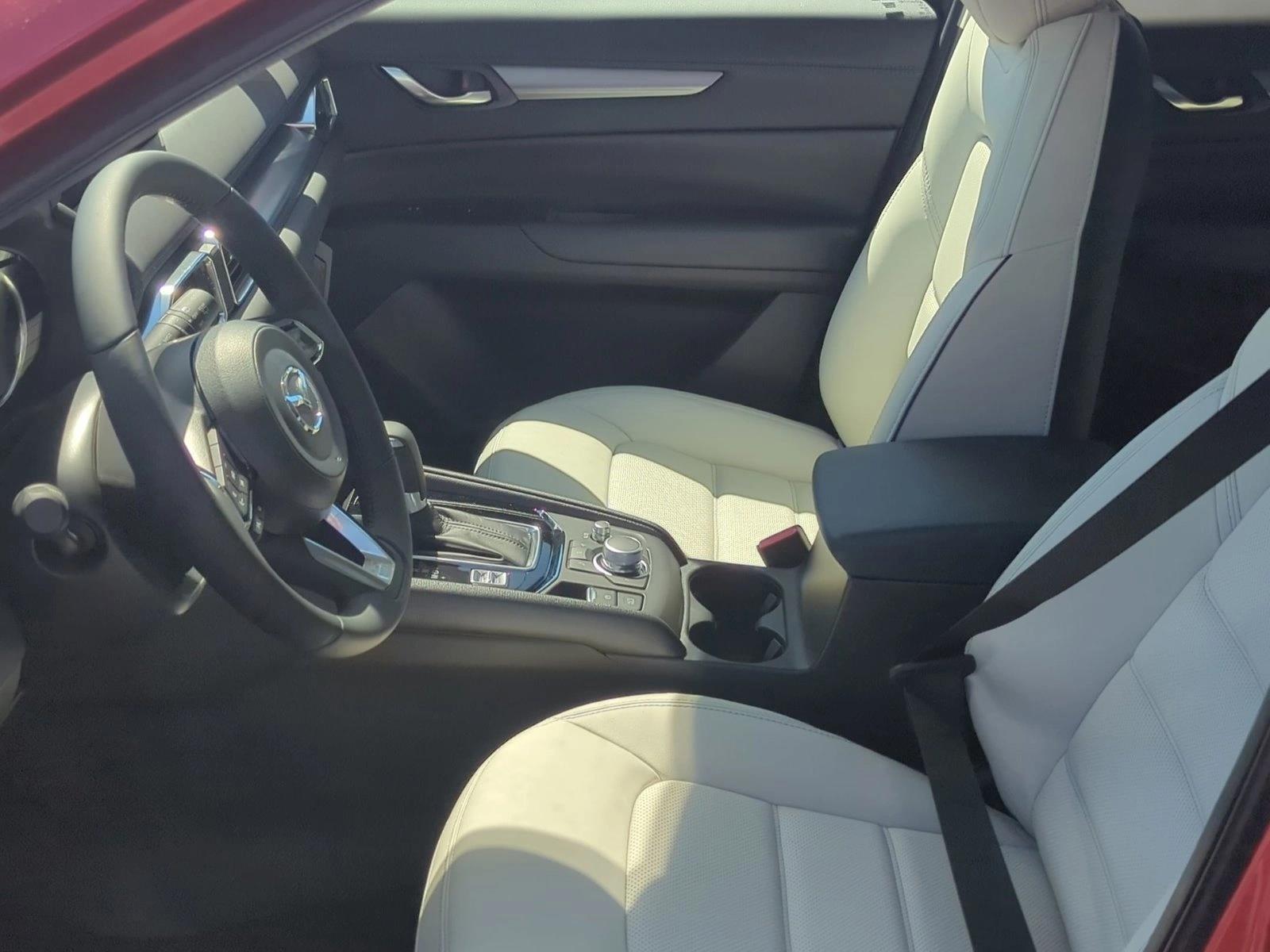 2025 Mazda CX-5 2.5 S Preferred photo 4