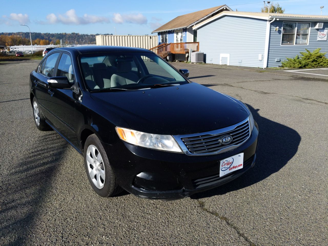 2010 Kia Optima LX's photo