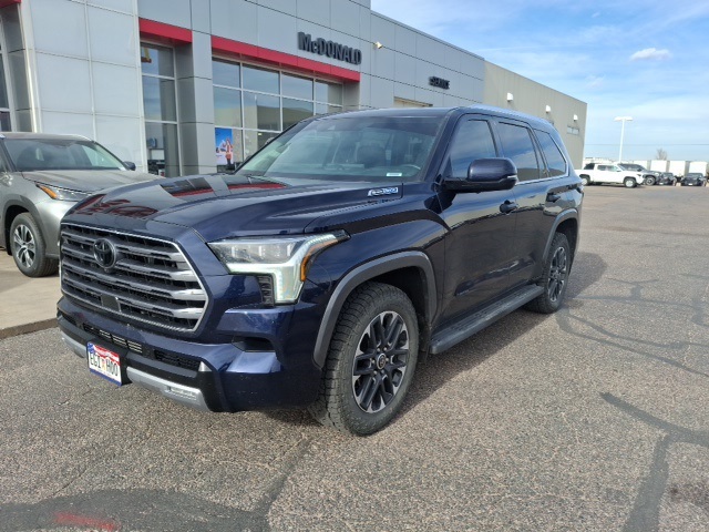 2024 Toyota Sequoia SR5 photo 4