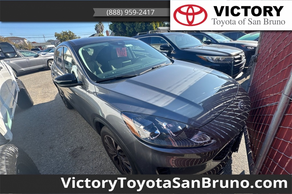 2022 Ford Escape SE's photo